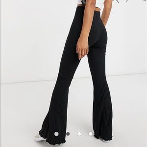 Berksha Ribbed Flare Pants